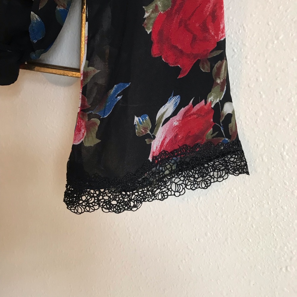 Flower Blouse - Picture 3 of 5